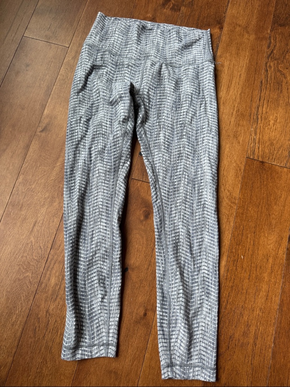 Gray Patterned High-Waist Leggings Cropped